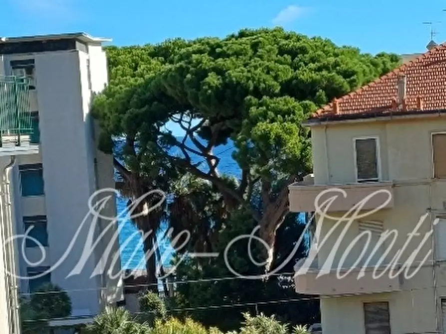 Immagine 4 di Villa in vendita  in viale sant'erasmo 1 a Alassio