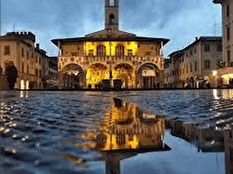 Immagine 1 di Negozio in affitto  in Corso Italia a San Giovanni Valdarno