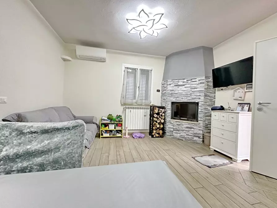 Immagine 1 di Casa semindipendente in vendita  in BORGO SAN GUGLIELMO 12 a Gavorrano