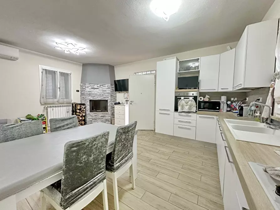 Immagine 2 di Casa semindipendente in vendita  in BORGO SAN GUGLIELMO 12 a Gavorrano