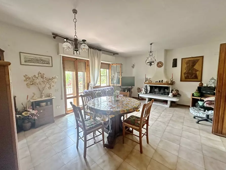 Immagine 2 di Villa in vendita  in via Rossini a Gavorrano