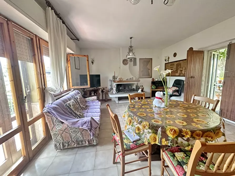 Immagine 3 di Villa in vendita  in via Rossini a Gavorrano