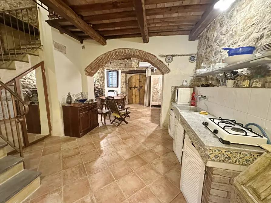 Immagine 1 di Appartamento in vendita  in VIA DELLE LOGGE 6 a Gavorrano