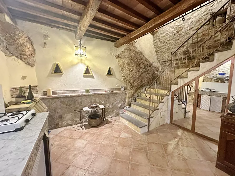 Immagine 2 di Appartamento in vendita  in VIA DELLE LOGGE 6 a Gavorrano