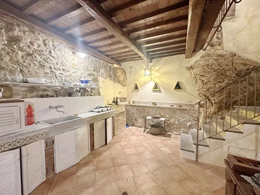 Immagine 3 di Appartamento in vendita  in VIA DELLE LOGGE 6 a Gavorrano