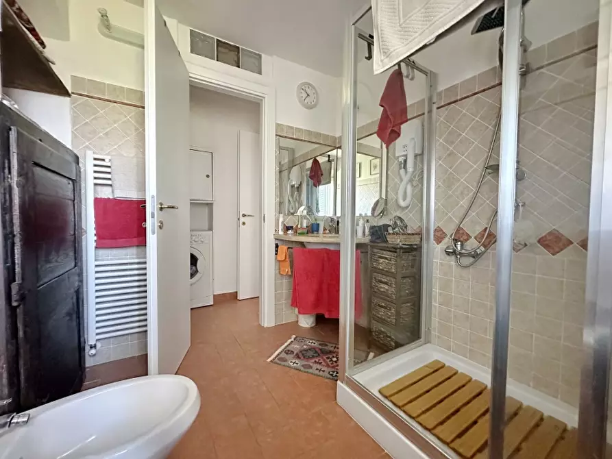 Immagine 11 di Appartamento in vendita  in VIA SAURO 17 a Gavorrano