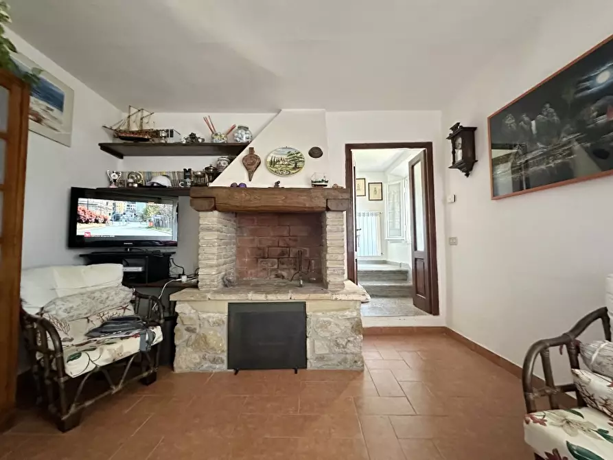 Immagine 9 di Appartamento in vendita  in VIA SAURO 17 a Gavorrano