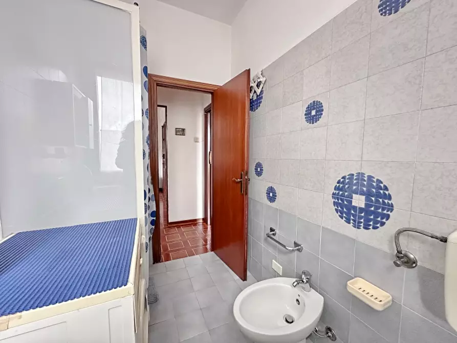 Immagine 14 di Appartamento in vendita  in VIA LAGO DI ALBANO 7 a Follonica