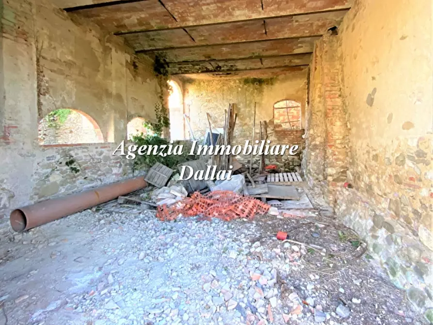 Immagine 10 di Rustico / casale in vendita  a Scarperia E San Piero