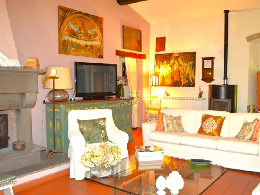 Immagine 9 di Casa colonica in vendita  a Borgo San Lorenzo