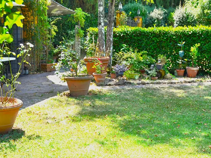 Immagine 20 di Casa colonica in vendita  a Borgo San Lorenzo