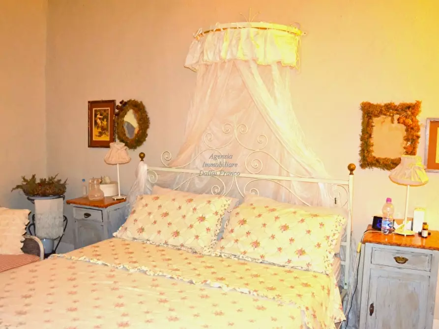 Immagine 30 di Casa colonica in vendita  a Borgo San Lorenzo