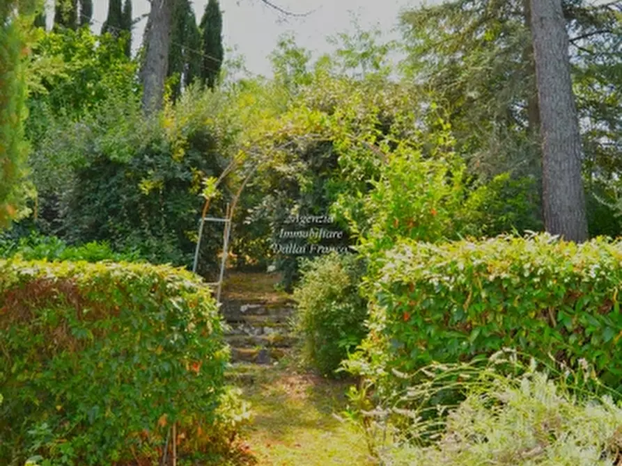 Immagine 38 di Casa colonica in vendita  a Borgo San Lorenzo