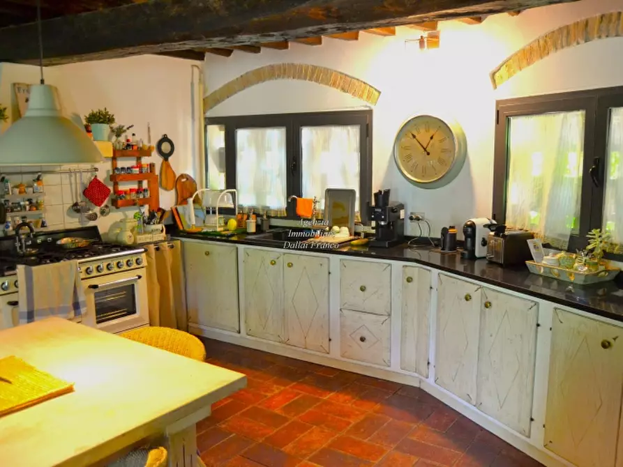 Immagine 15 di Casa colonica in vendita  a Borgo San Lorenzo