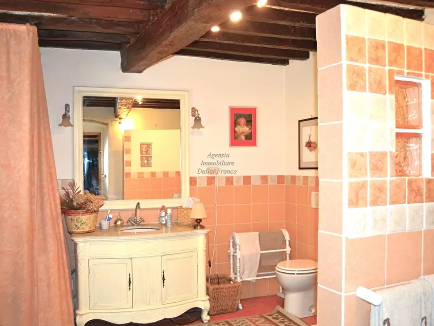 Immagine 22 di Casa colonica in vendita  a Borgo San Lorenzo