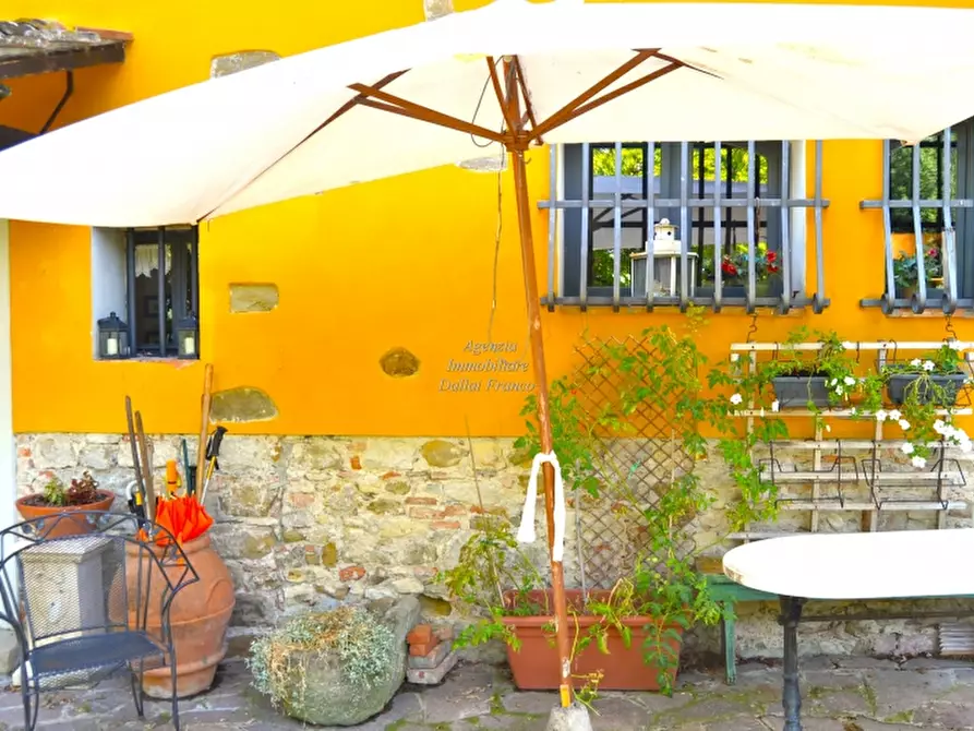 Immagine 21 di Casa colonica in vendita  a Borgo San Lorenzo