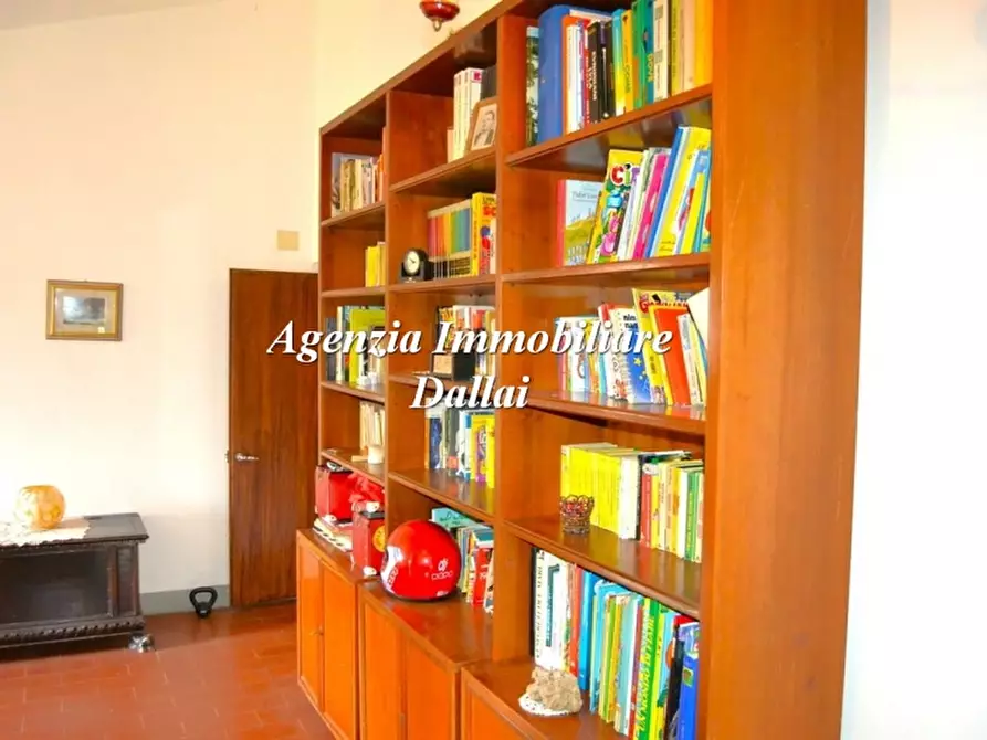 Immagine 26 di Casa colonica in vendita  a Scarperia E San Piero