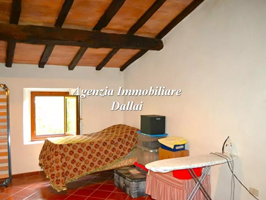 Immagine 37 di Casa colonica in vendita  a Scarperia E San Piero