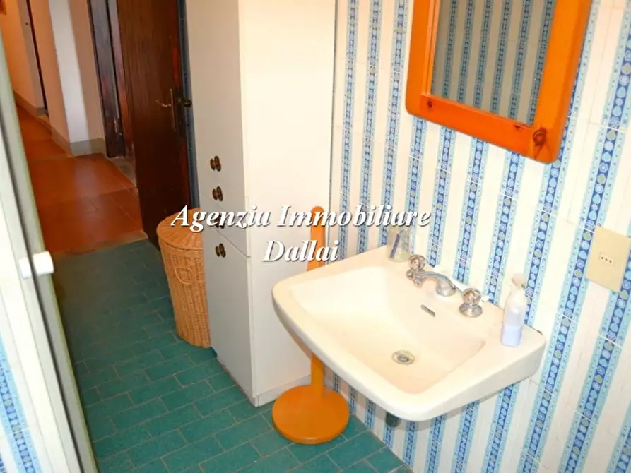 Immagine 39 di Casa colonica in vendita  a Scarperia E San Piero