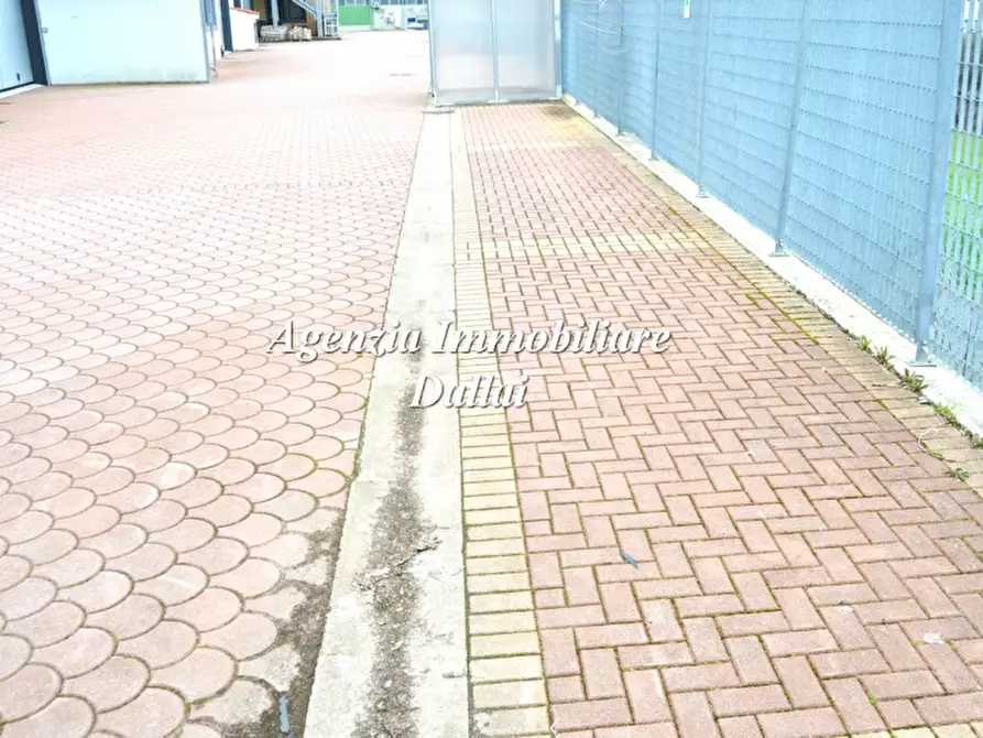 Immagine 24 di Capannone industriale in affitto  a Scarperia E San Piero