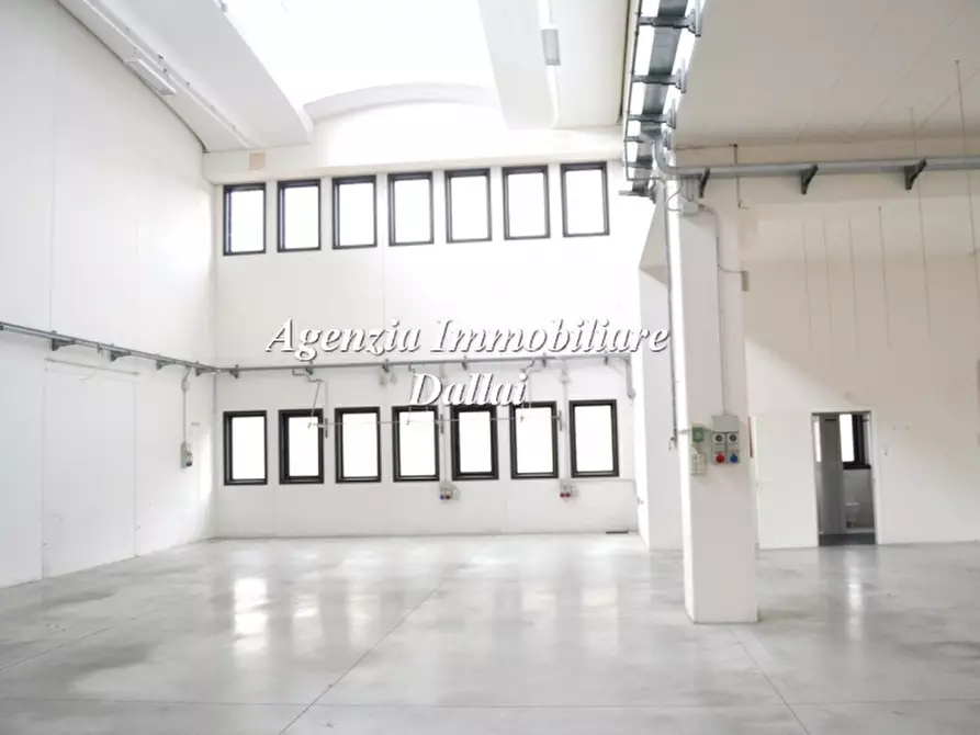 Immagine 5 di Capannone industriale in affitto  a Scarperia E San Piero