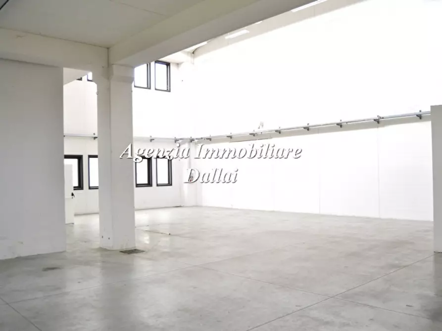 Immagine 8 di Capannone industriale in affitto  a Scarperia E San Piero