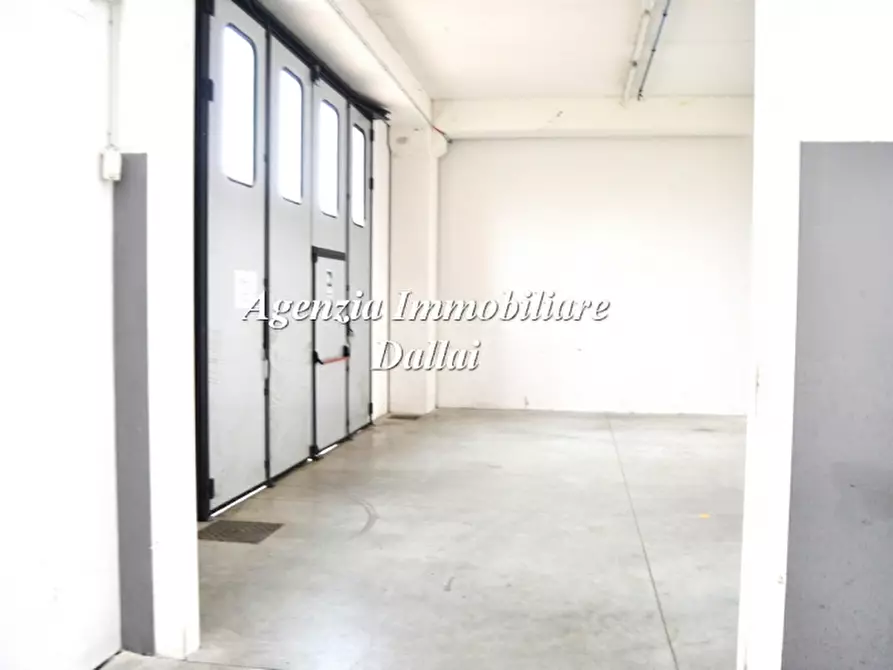 Immagine 7 di Capannone industriale in affitto  a Scarperia E San Piero