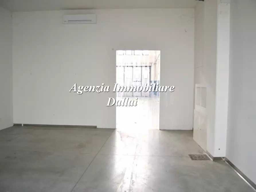 Immagine 9 di Capannone industriale in affitto  a Scarperia E San Piero