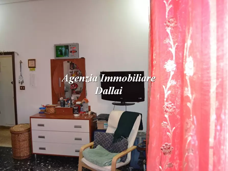 Immagine 17 di Appartamento in vendita  a Borgo San Lorenzo