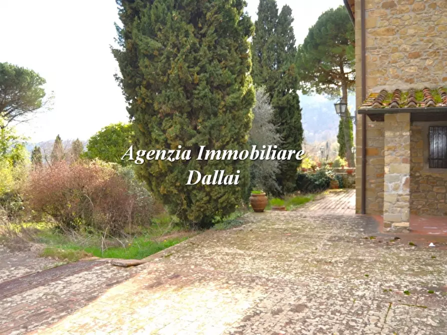 Immagine 8 di Villa in vendita  a Borgo San Lorenzo