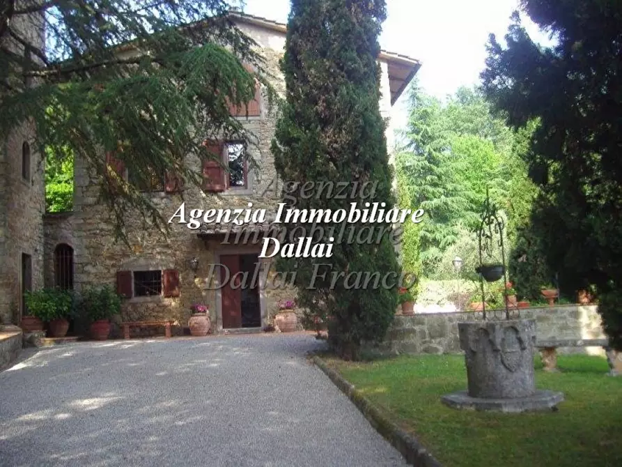 Immagine 2 di Villa in vendita  a Borgo San Lorenzo