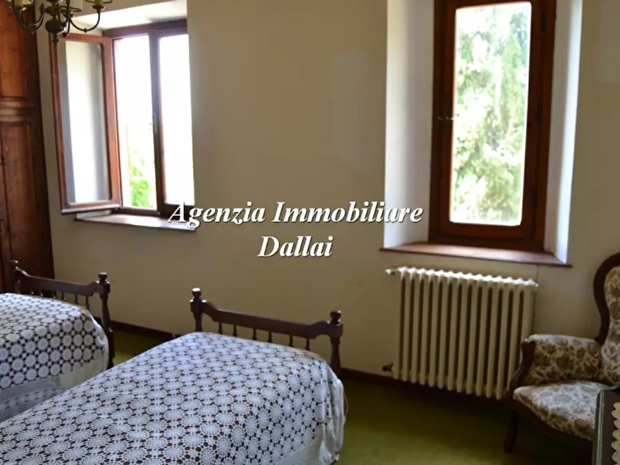 Immagine 22 di Villa in vendita  a Borgo San Lorenzo