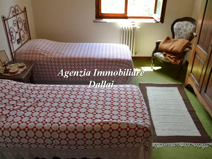 Immagine 26 di Villa in vendita  a Borgo San Lorenzo