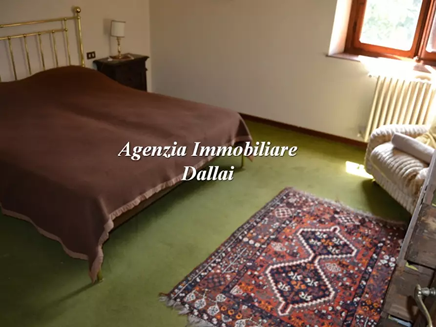 Immagine 27 di Villa in vendita  a Borgo San Lorenzo