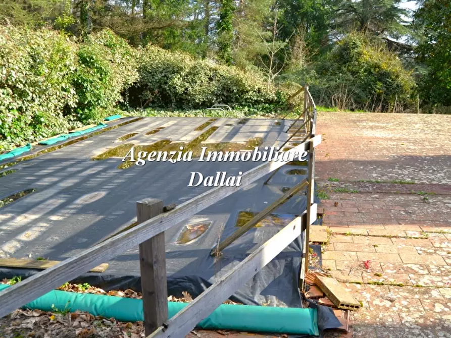 Immagine 7 di Villa in vendita  a Borgo San Lorenzo