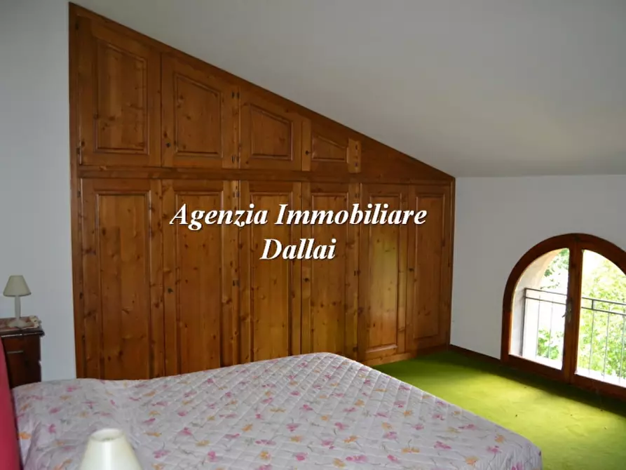 Immagine 32 di Villa in vendita  a Borgo San Lorenzo