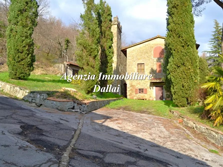 Immagine 38 di Villa in vendita  a Borgo San Lorenzo