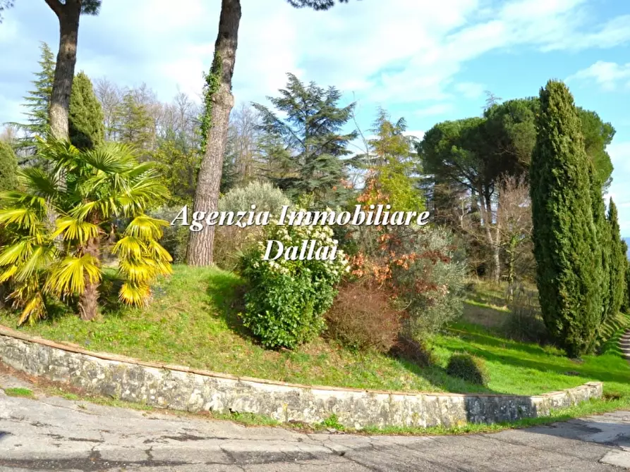 Immagine 39 di Villa in vendita  a Borgo San Lorenzo