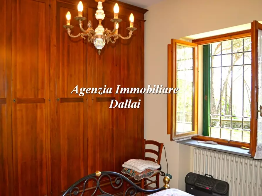 Immagine 15 di Villa in vendita  a Barberino Di Mugello