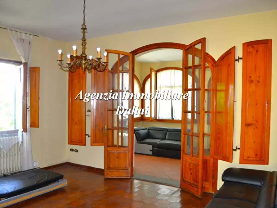 Immagine 25 di Villa in vendita  a Barberino Di Mugello