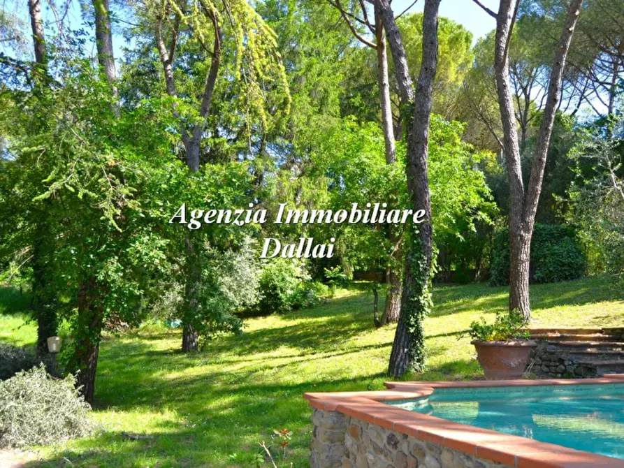 Immagine 3 di Villa in vendita  a Barberino Di Mugello