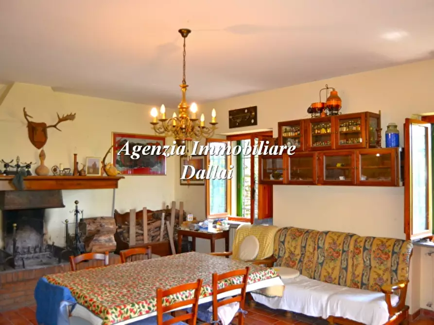 Immagine 8 di Villa in vendita  a Barberino Di Mugello