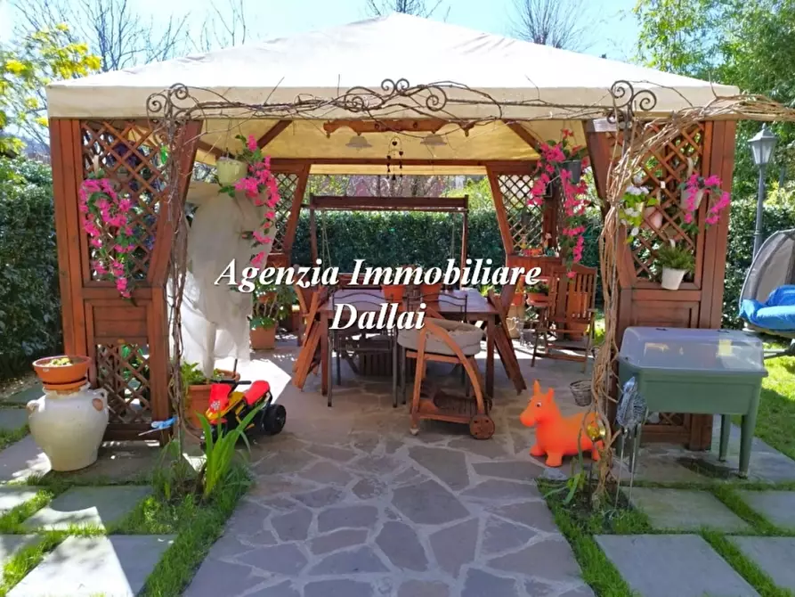 Immagine 1 di Villetta a schiera in vendita  a Scarperia E San Piero