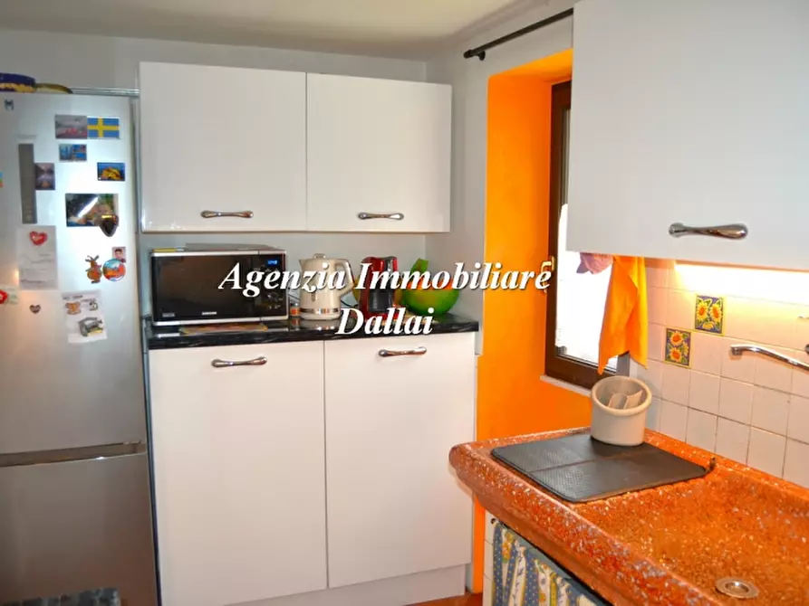 Immagine 12 di Casa colonica in vendita  a Scarperia E San Piero