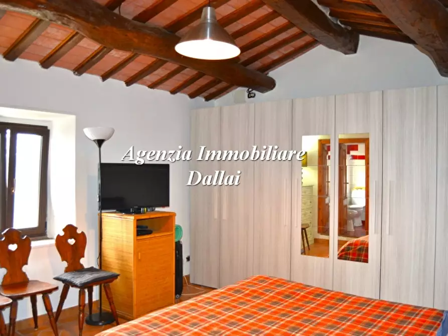 Immagine 17 di Casa colonica in vendita  a Scarperia E San Piero