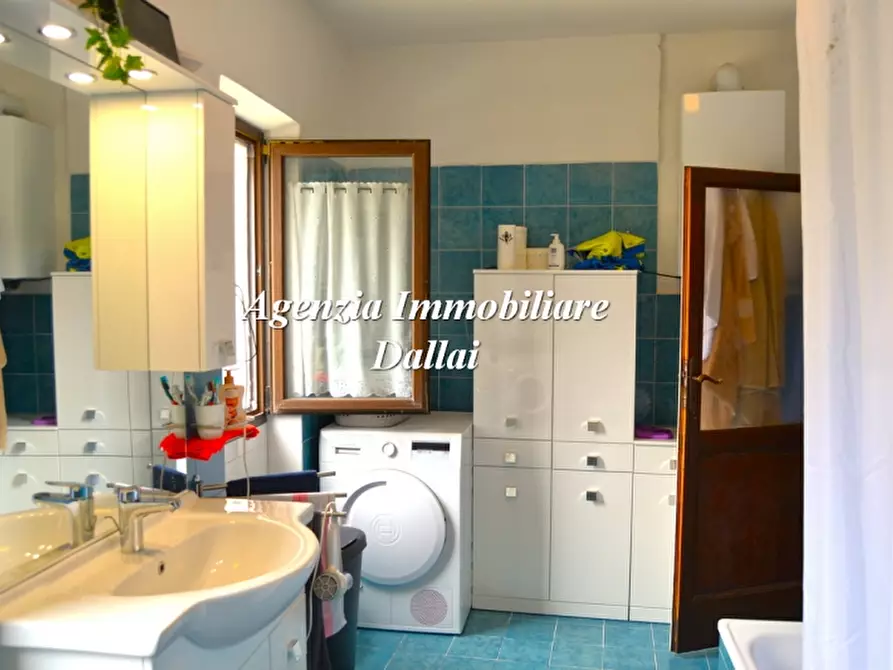 Immagine 25 di Casa colonica in vendita  a Scarperia E San Piero