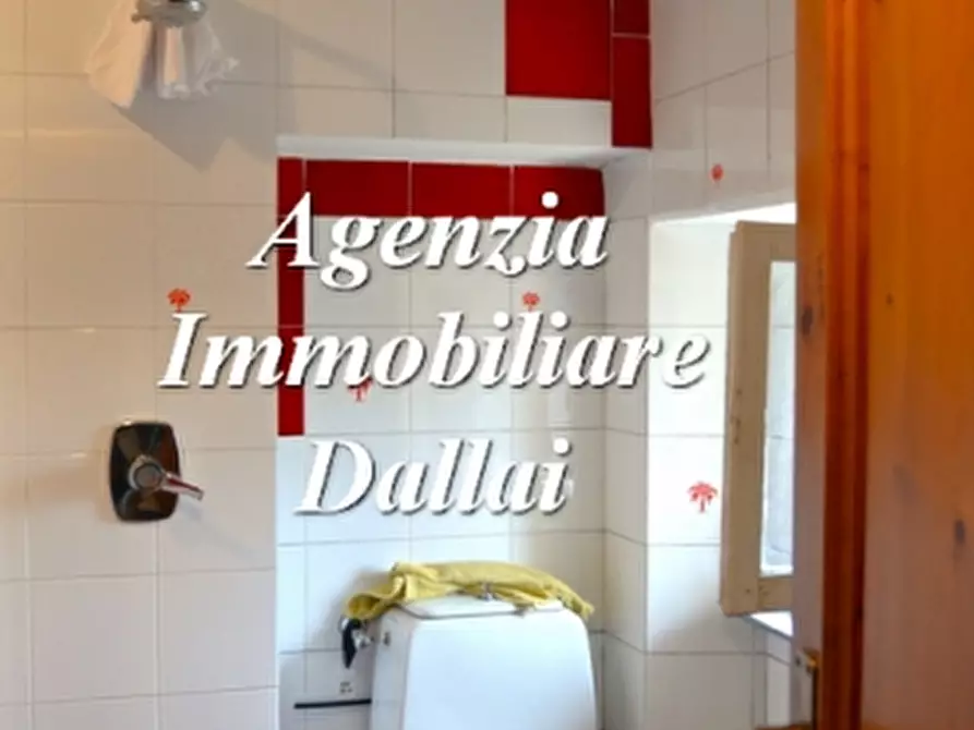 Immagine 27 di Casa colonica in vendita  a Scarperia E San Piero