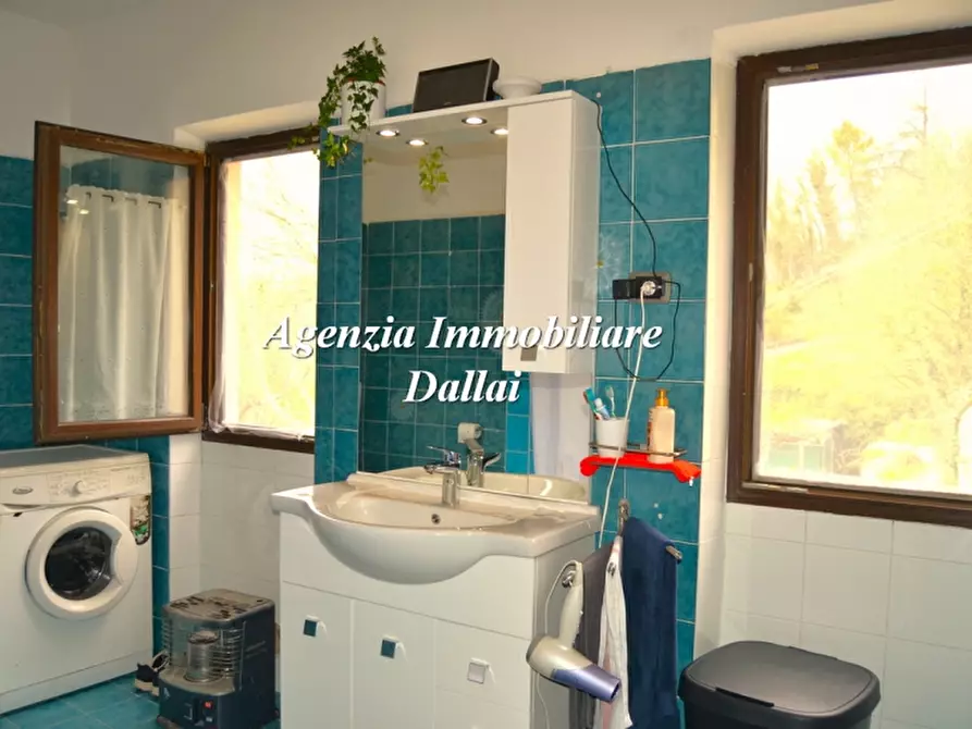 Immagine 23 di Casa colonica in vendita  a Scarperia E San Piero