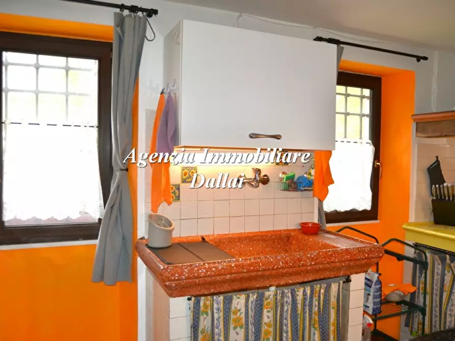 Immagine 9 di Casa colonica in vendita  a Scarperia E San Piero