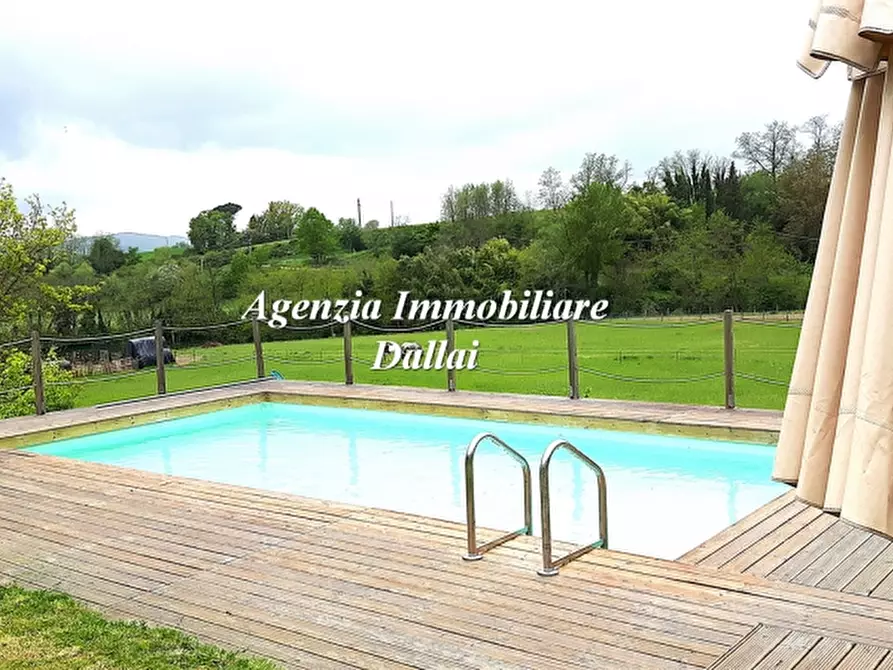 Immagine 2 di Rustico / casale in vendita  a Scarperia E San Piero